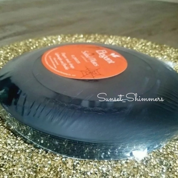 12 Spider Web "Trick or Treat" App/ Salad/ Dessert Plates Halloween NEW - Picture 6 of 8